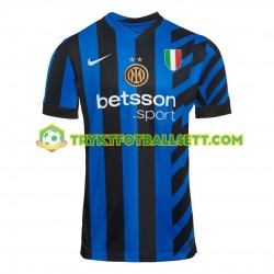 Herre Inter Milan drakt Hjemme 2024-2025 Korte Ermer Herre Inter Milan drakt Hjemme 2024-2025 Korte Ermer