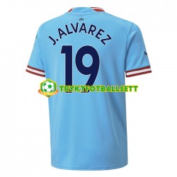 Herre Manchester City drakt J. ALVAREZ 19 Hjemme 2022-23 Korte Ermer Herre Manchester City drakt J. ALVAREZ 19 Hjemme 2022-23 Korte Ermer