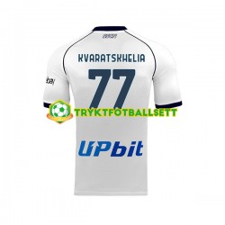 Herre Napoli drakt Khvicha Kvaratskhelia 77 Borte 2023-2024 Korte Ermer Herre Napoli drakt Khvicha Kvaratskhelia 77 Borte 2023-2024 Korte Ermer