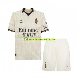 3-13 år Barn AC Milan drakt Fjerde 2023-2024 Korte Ermer 3-13 år Barn AC Milan drakt Fjerde 2023-2024 Korte Ermer