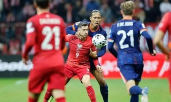 Nederland 1-1 Polen: De Jong innrømmer at kampen var kjedelig
