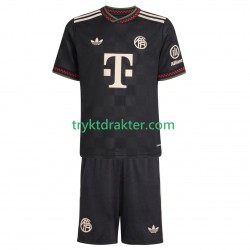 3-13 år Barn FC Bayern München drakt Tredje 2025-2026 Korte Ermer 3-13 år Barn FC Bayern München drakt Tredje 2025-2026 Korte Ermer