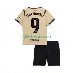 3-13 år Barn FC Barcelona drakt Robert Lewandowski 9 UCL Borte 2025-2026 Korte Ermer 3-13 år Barn FC Barcelona drakt Robert Lewandowski 9 UCL Borte 2025-2026 Korte Ermer