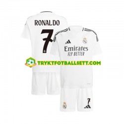 3-13 år Barn Real Madrid drakt Cristiano Ronaldo 7 Hjemme 2024-2025 Korte Ermer 3-13 år Barn Real Madrid drakt Cristiano Ronaldo 7 Hjemme 2024-2025 Korte Ermer